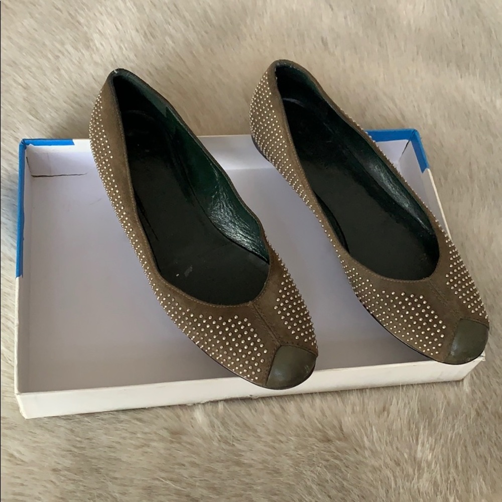 Authentic Balenciaga Olive stud flats size 36